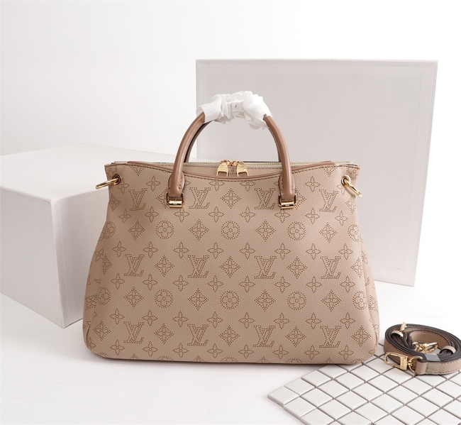 Louis Vuitton Pallas Handbag Code: M40906