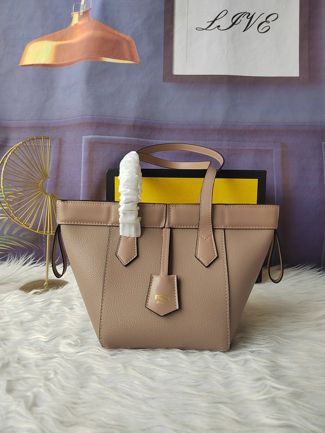 Fendi Full-Grain Leather Bucket Bag Code: 8Bs083