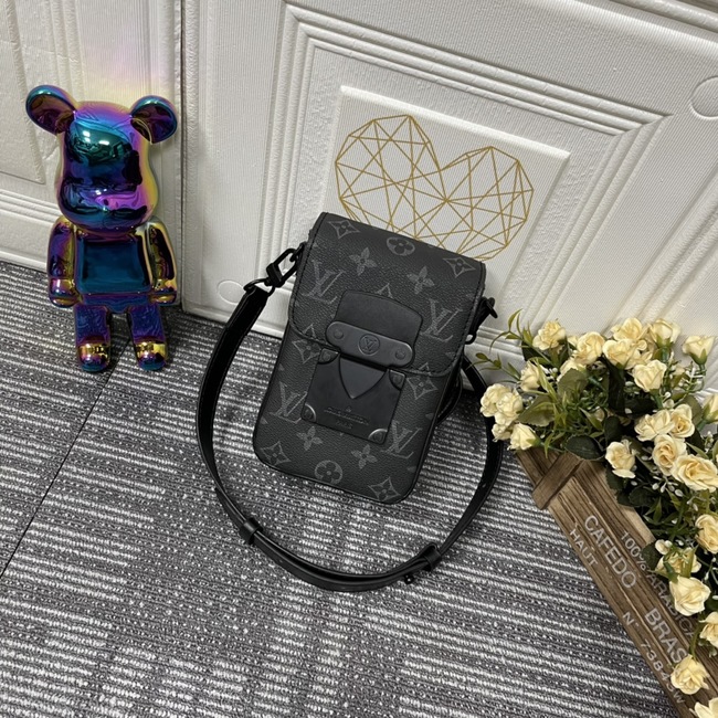 Louis Vuitton S-Lock Vertical Wearable Wallet Code: M81522/M81524