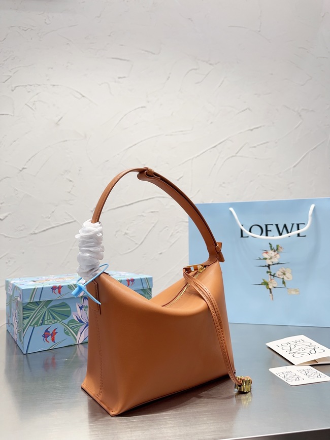 Loewe Loewe Cubi Messenger Bag