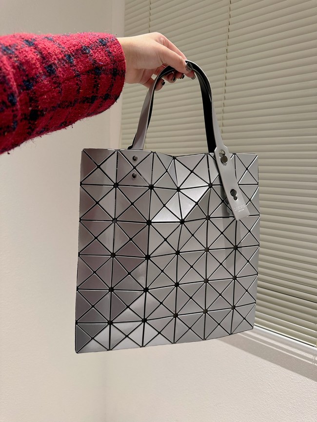 Issey Miyake Seamless Stitching Tote