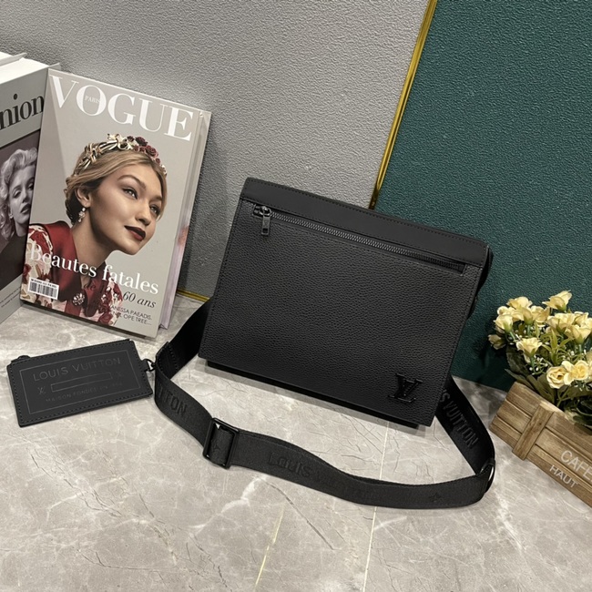 Louis Vuitton Messenger Voyage Bag Code: M59329