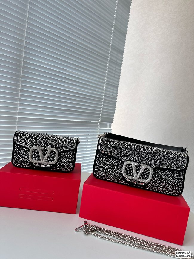 Valentino Valentino Clutch