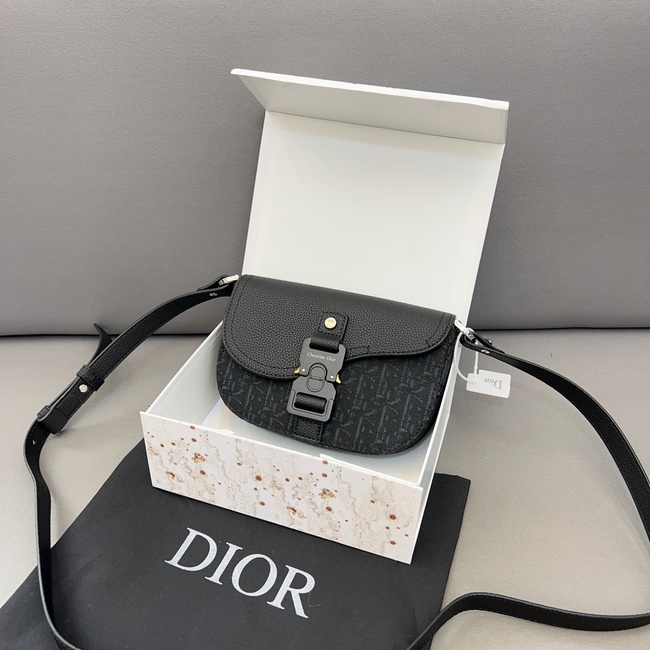 Dior Unisex Saddle Bag Messenger Bag Cd Embroidered Knitted Camera Bag