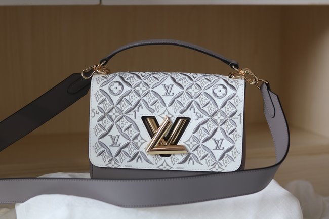 Louis Vuitton Twist Medium Bag Code: 50358