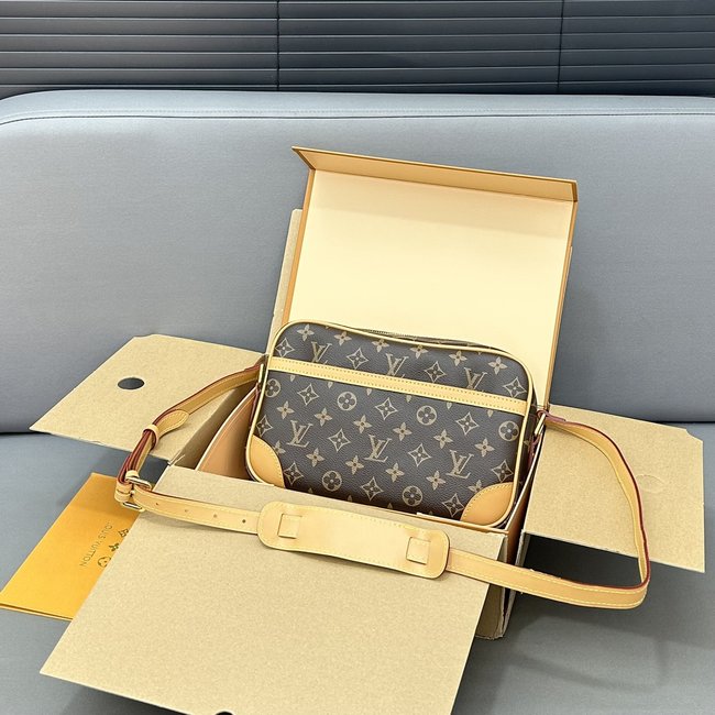 Louis Vuitton Vintage Horizontal Version Camera Bag 