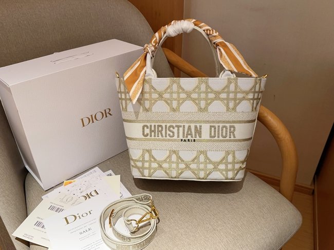 Dior 3D Jacquard Embroidered Tote Bag 