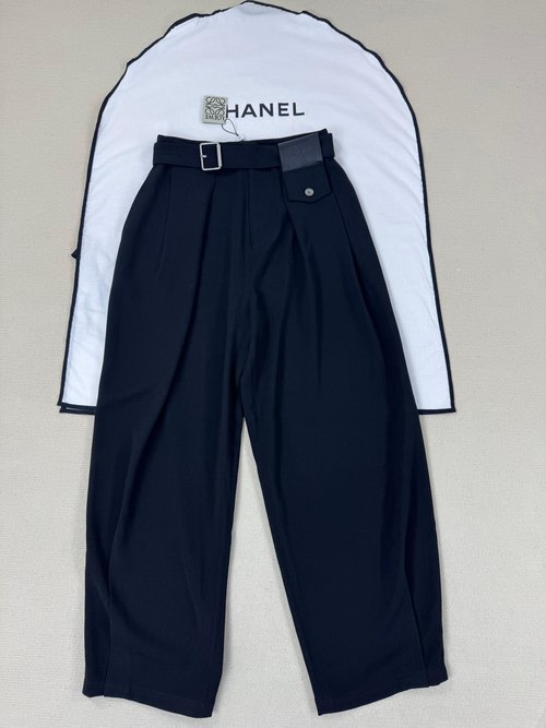 Loewe Detailed Pictures of Multi-Detailed Casual Pants