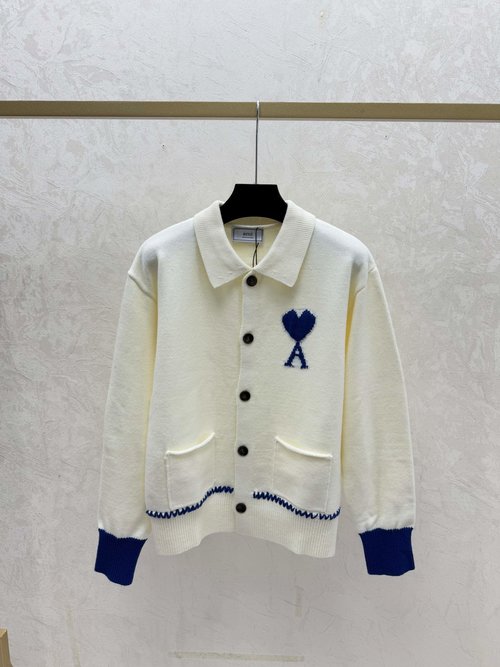 Ami Contrasting Heart Letter Collared Knit Long-Sleeve Cardigan in Red and Blue