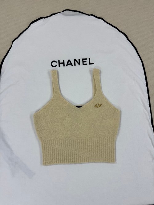 Louis Vuitton Detailed Sling Vest