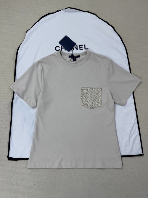 Louis Vuitton Trendy Short-Sleeved T-Shirt Detailed View