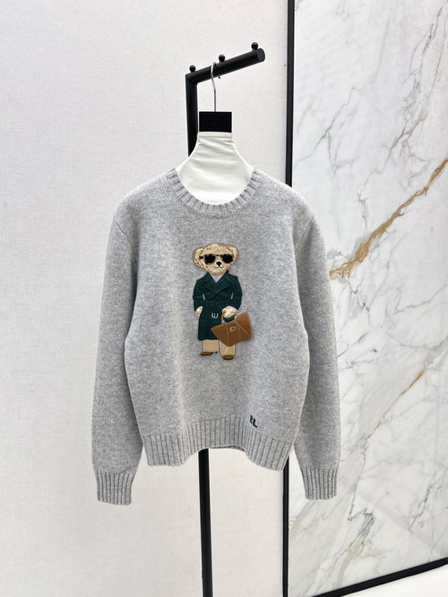 Loro Piana American-style Embroidered Bear Sweater with Retro Look