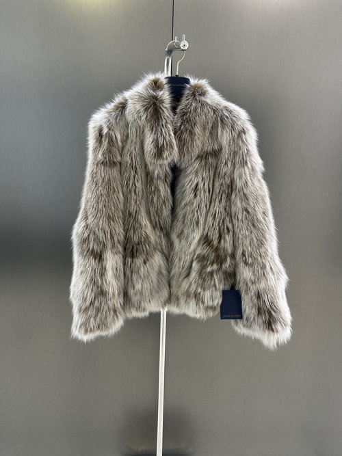 Louis Vuitton High-Quality Finnish White Fox Fur Coat with Exclusive Color