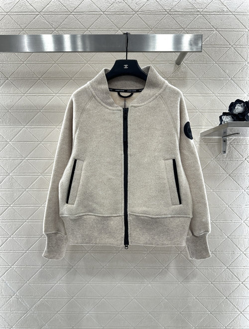 Canada Goose Customized Woolen Baseball Jacket with Badge