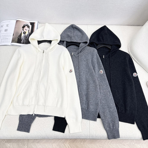 Moncler Exclusive Logo-Embroidered Knit Hooded Cardigan