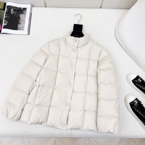 Moncler Sports-Style Collared Down Jacket with Premium Custom Hardware
