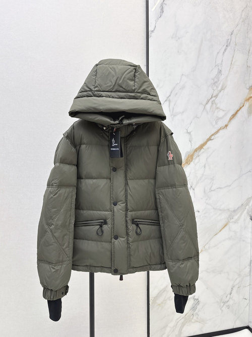Moncler Outdoor Skiing Waist-Belted Hooded Down Jacket, Warm and Stylish