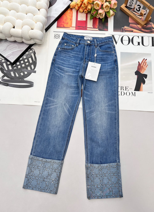 Chanel Elastic Jeans with Curled Edge and Hot-fixed Drill