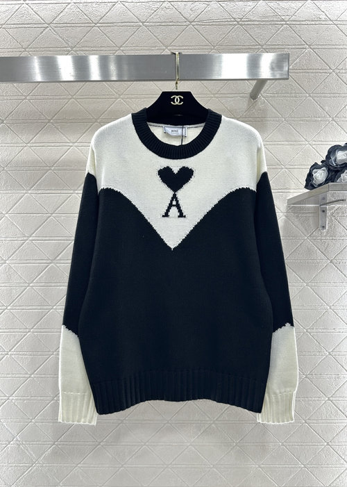 Ami Custom YB Wool Round Neck Knitted Sweater with Heart Logo