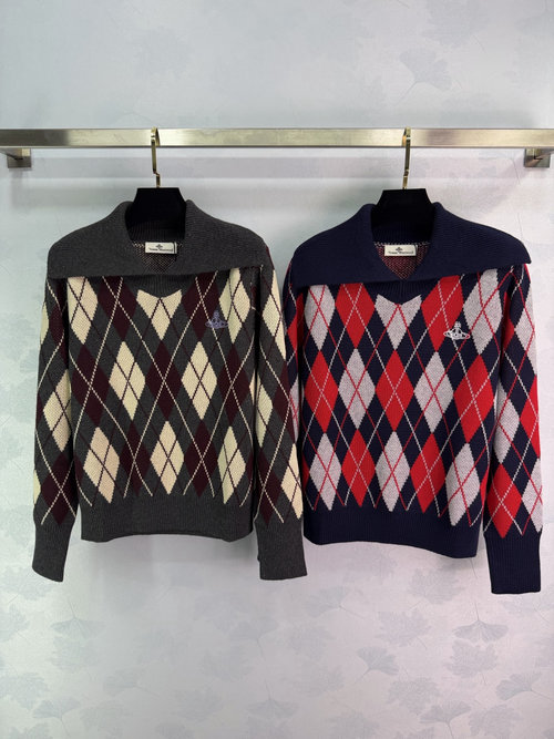 Vivienne Westhood Classic Diamond-Patterned V-Neck Sweater for a Timeless Look