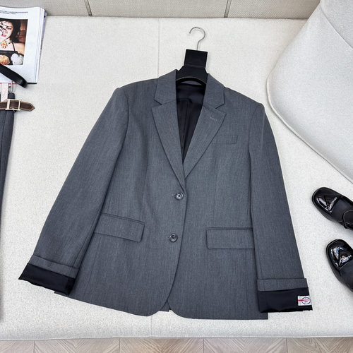 Prada Stylish Loose-fit Suit Jacket for Slimming Effect