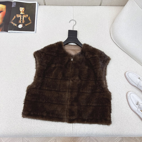 Loro Piana Exclusive Eco-friendly Rabbit Fur Vest with Smooth Feel