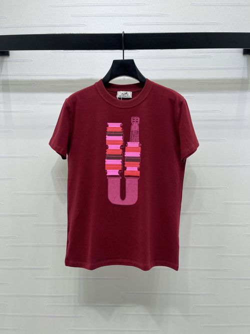 Hermes Retro-style T-shirt with U-letter and Block Patterns