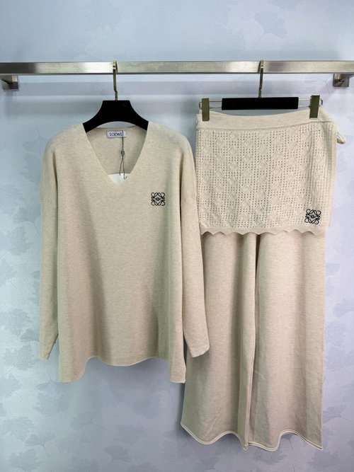 Loewe Knit Set with V-Neck Blouse and High-Waist Pants