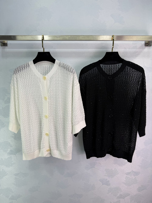 Brunello Cucinelli Elegant Twisted Round Neck Knitted Cardigan