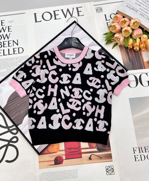 Chanel Pink-Black Knit Short Sleeve for Versatile Use