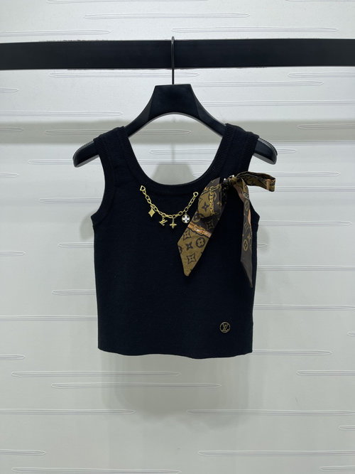 Louis Vuitton Stylish Knitted Vest with Old Flower Motif and Star Charm