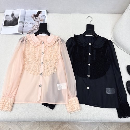 Valentino Elegant and Slimming Vintage Court Style Lace Trimmed Shirt