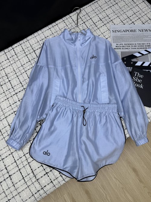 Alo Elegant Contrast-Lined Sunscreen Set