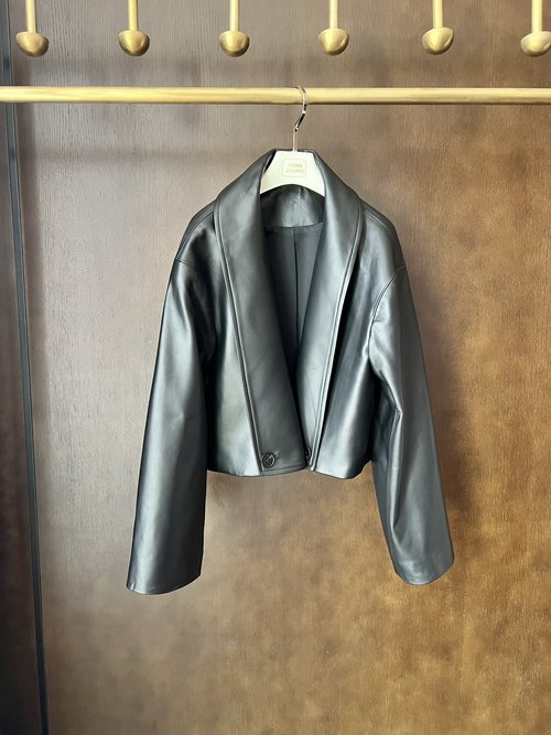 Loewe Exclusive Release: Premium Leather Jacket with Retro-Modern Elegance, Made of Top-Grade Sheepskin and Perfect Tailoring