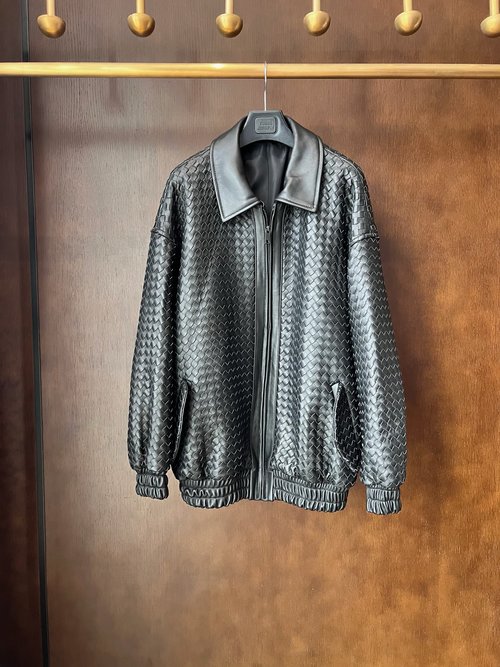 Bottega Veneta Elegant Knitted Jacket with Vintage Allure and High - quality Leather