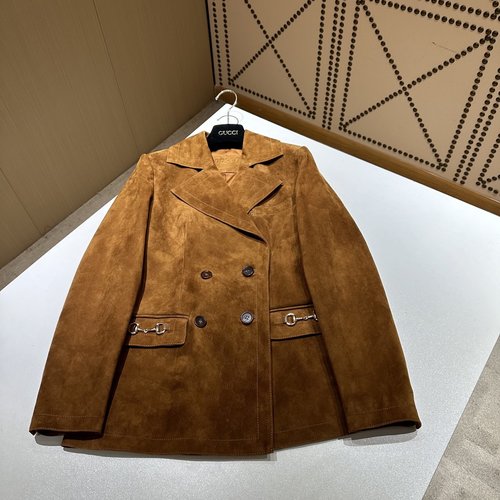 Gucci Luxurious Genuine Leather Suit with Intricate Embossing and Imported Antelope Suede