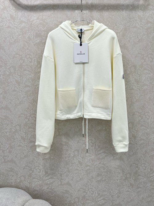 Moncler Casual and Stylish Hooded Zipper Jacket with a Logo Patch