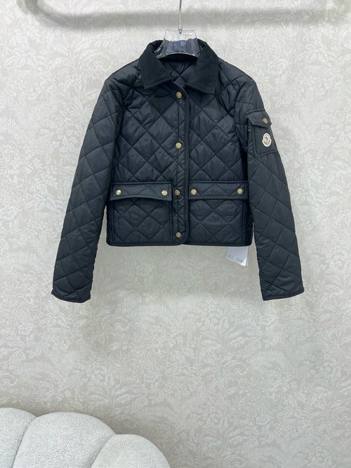 Moncler Diamond Quilted Short Cotton Jacket with Lapel and Double Pockets