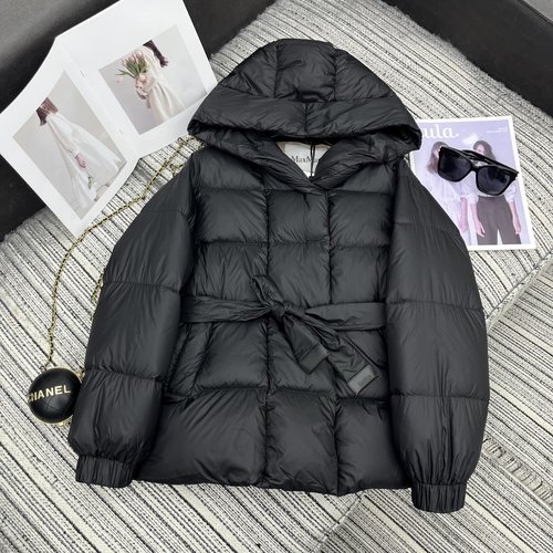 Max Mara New Arrival: Hooded Bathrobe Style Down Jacket with Armband