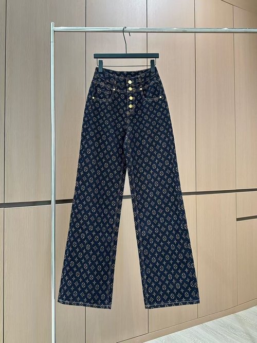 Louis Vuitton Designer Original Textured Denim Jeans with Zip Pockets, Straight Cut