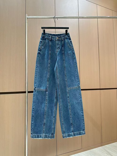 Loewe Designer Work-Pocket Decorated Straight-Leg Jeans with Custom Fabric and 3D Logo