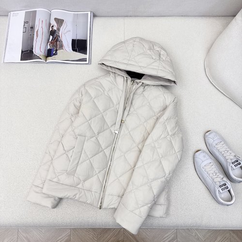 Max Mara Max Series Quilted Short Hooded Puffer Jacket with Logo Badge Trim