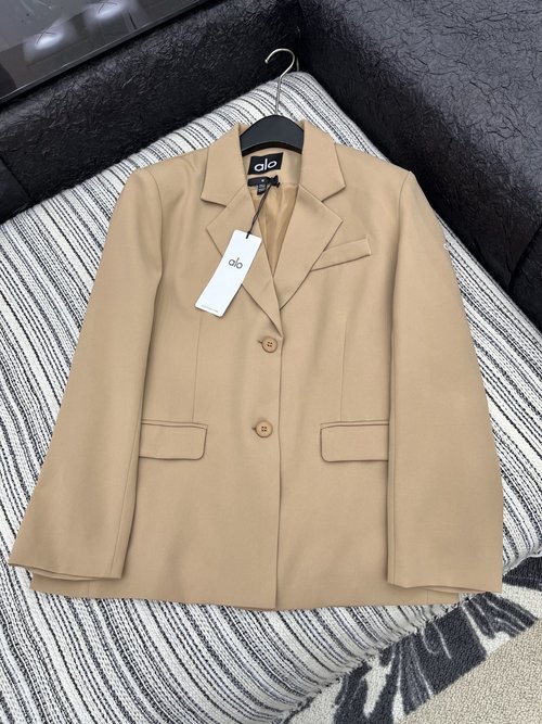 Loewe Classic Logo Printed Suit Jacket with Stylish Color Scheme