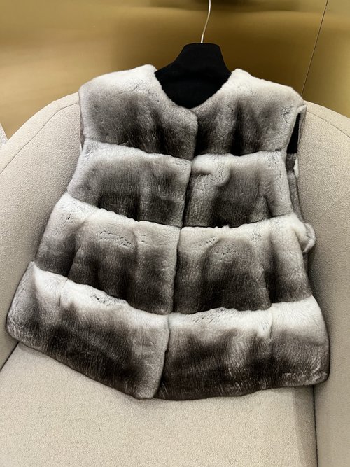 Chanel LP Style Chinchilla - Colored Silk - Lined Fur Vest