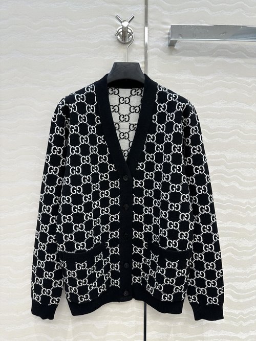 Gucci Exclusive Premiere: Grey Series GG Jacquard Wool Cardigan for Sophistication
