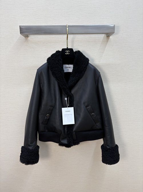 Chanel Newly Introduced Fashionable Clothing, Authentic Photos