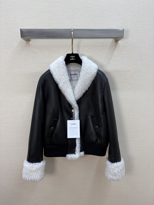Chanel Newly Introduced Fashionable Clothing, Authentic Photos