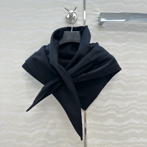 The Row Exclusive First - Release Row - Style Cashmere Scarf in Fine Fabric
