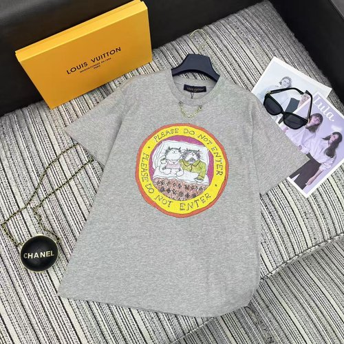 Louis Vuitton Print Pattern Round Neck Short Sleeve T-Shirt with Chain Decoration