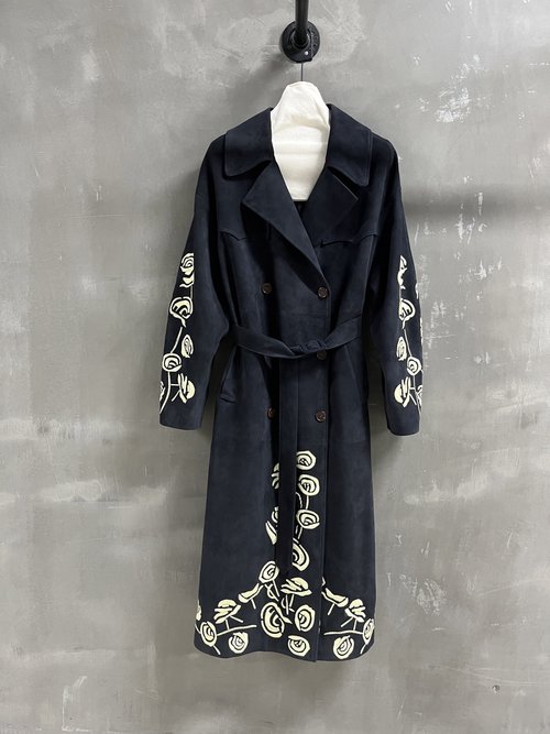 Roger Viver Classic Lace Coat with Heavy-Weight Embroidery and Versatile Fit